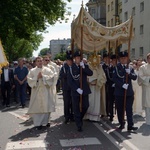 Procesja Bożego Ciała w centrum Radomia