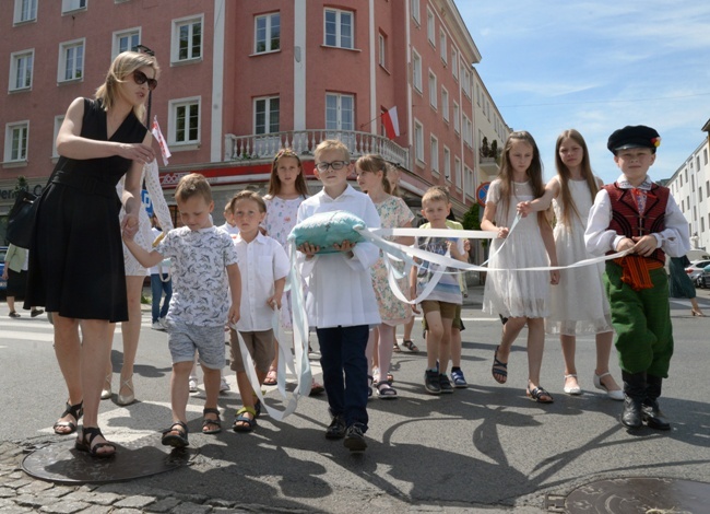 Procesja Bożego Ciała w centrum Radomia