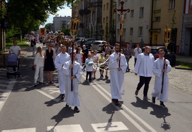 Procesja Bożego Ciała w centrum Radomia