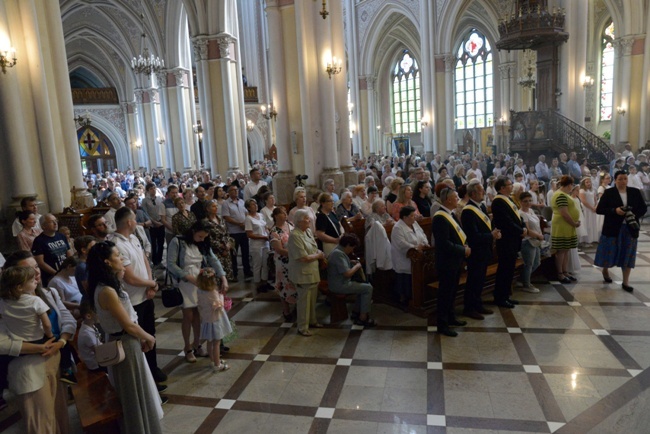 Procesja Bożego Ciała w centrum Radomia