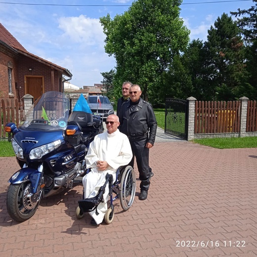 Motocyklowa procesja w Bąkowicach