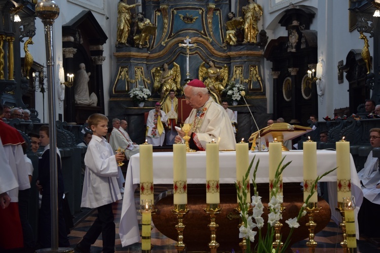 Boże Ciało w Łowiczu. Eucharystia.