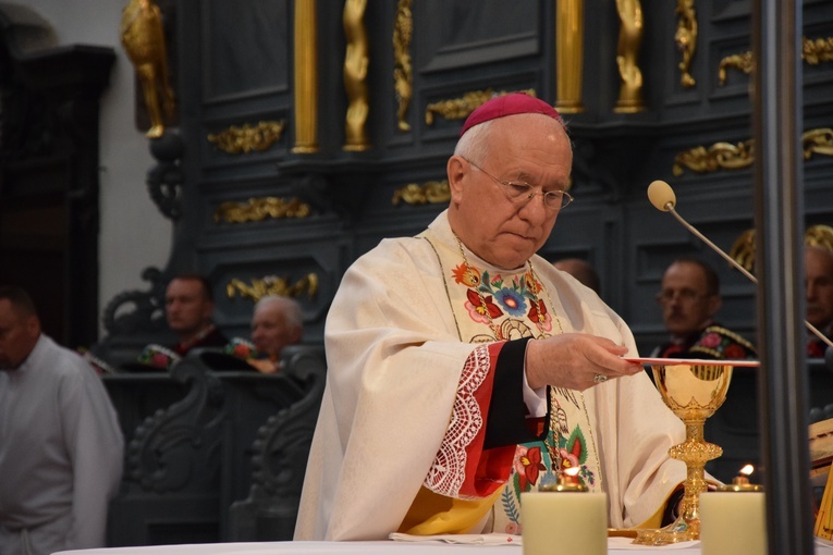 Boże Ciało w Łowiczu. Eucharystia.