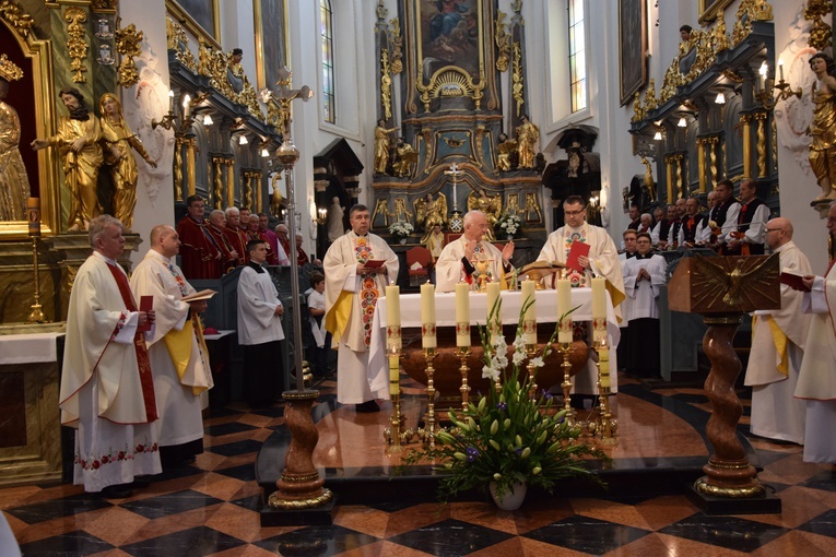 Boże Ciało w Łowiczu. Eucharystia.