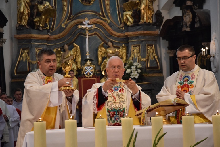 Boże Ciało w Łowiczu. Eucharystia.
