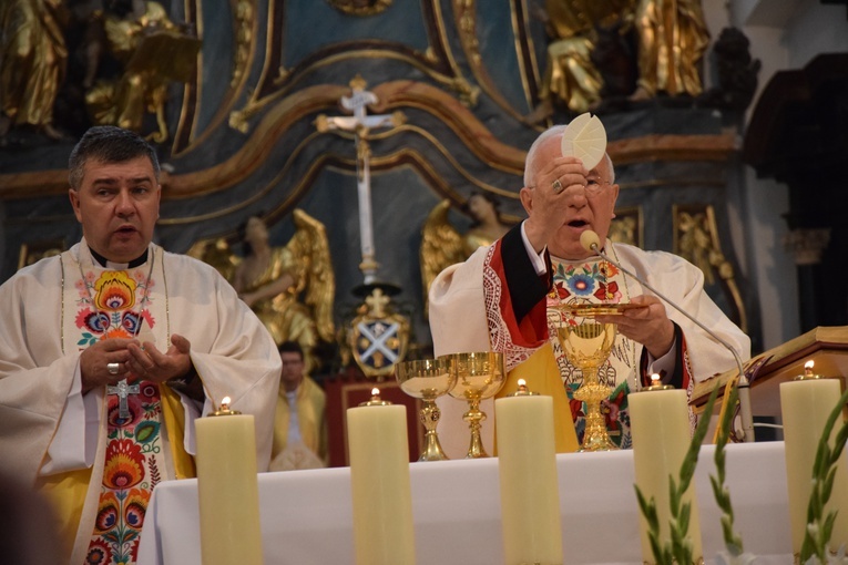 Boże Ciało w Łowiczu. Eucharystia.