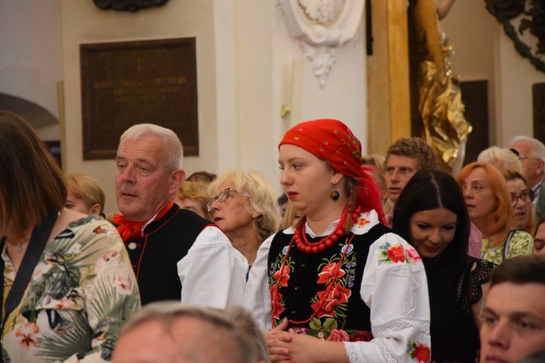 Boże Ciało w Łowiczu. Eucharystia.
