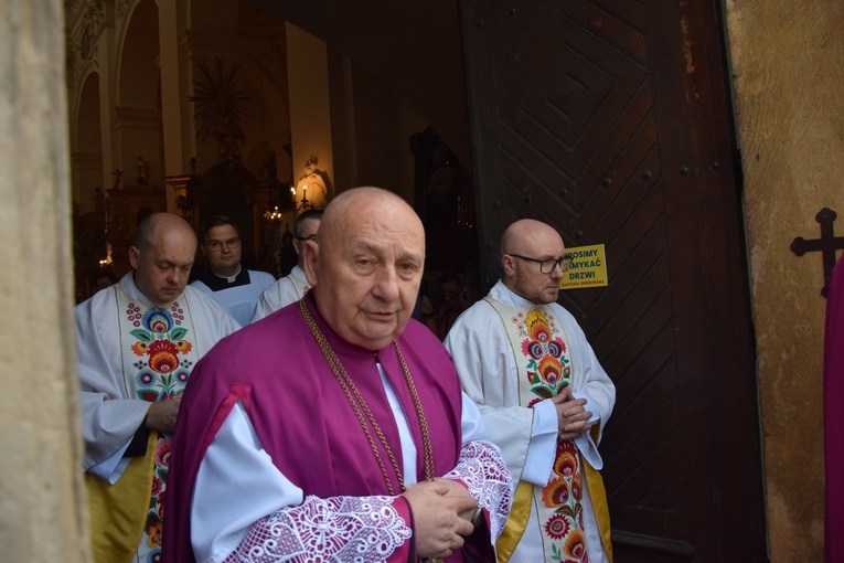 Boże Ciało w Łowiczu. Eucharystia.