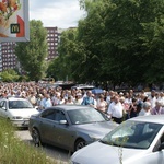 Procesja z parafii pw. św. Antoniego do parafii pw. Odkupiciela Świata