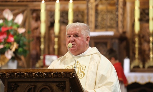 Ks. prał.Stanisław Morawa dziękował za uwielbienie Pana Jezusa obecnego w ludzkich sercach.
