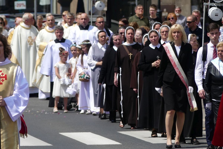 Procesja Bożego Ciała z katedry św. Mikołaja w Bielsku do Białej - 2022