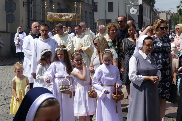 Procesja Bożego Ciała z katedry św. Mikołaja w Bielsku do Białej - 2022