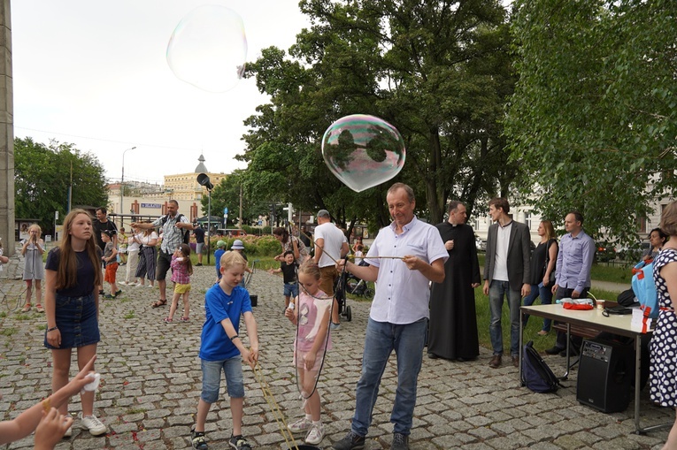 Z Teobańkologią w Boże Ciało u św. Bonifacego