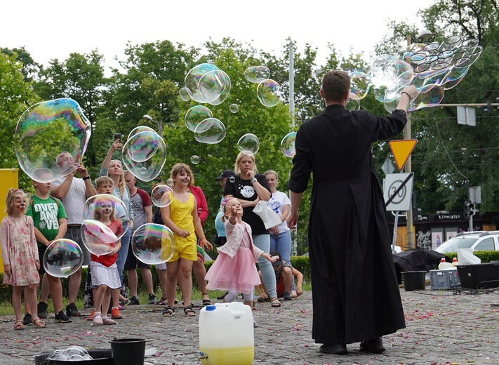 Z Teobańkologią w Boże Ciało u św. Bonifacego