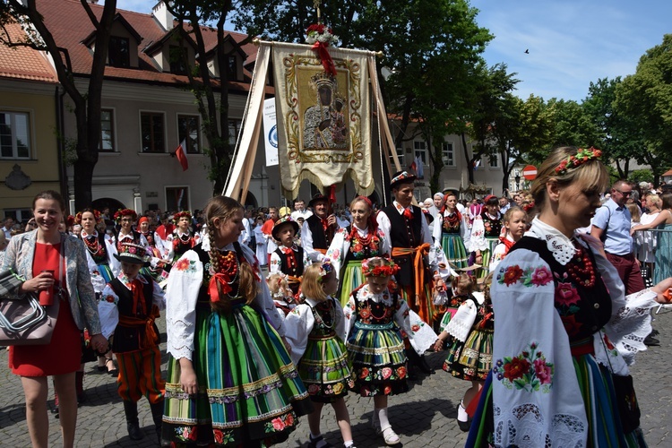 Boże Ciało w Łowiczu. Procesja.