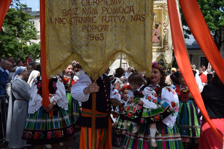Boże Ciało w Łowiczu. Procesja.