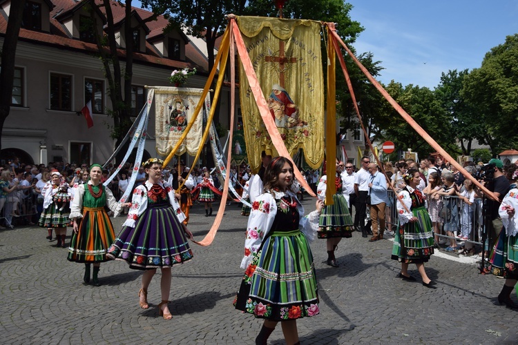 Boże Ciało w Łowiczu. Procesja.