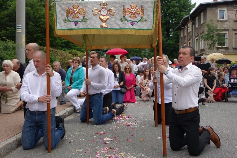 Boże Ciało u św. Barbary w Walimiu