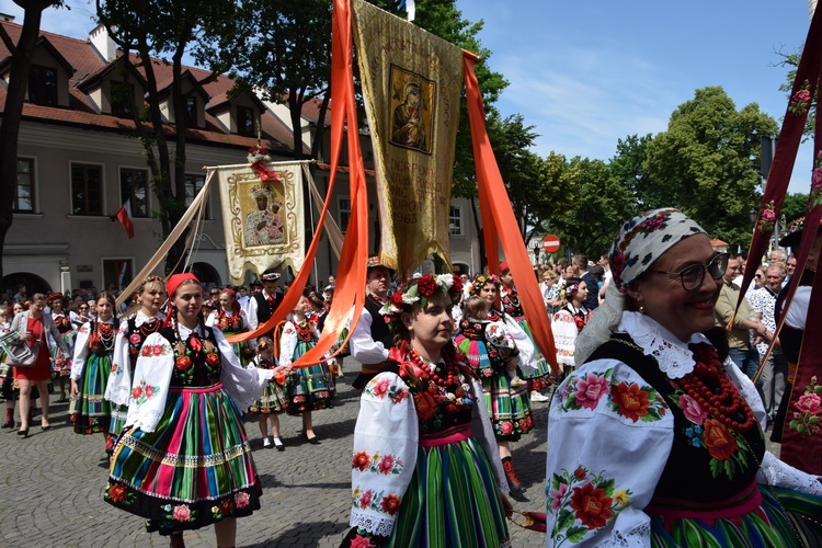 Boże Ciało w Łowiczu. Procesja.