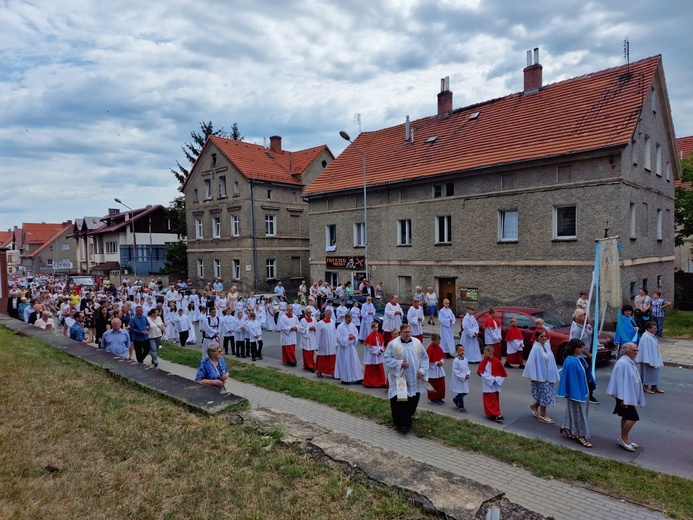 Boże Ciało w parafii Wniebowzięcia NMP w Bielawie