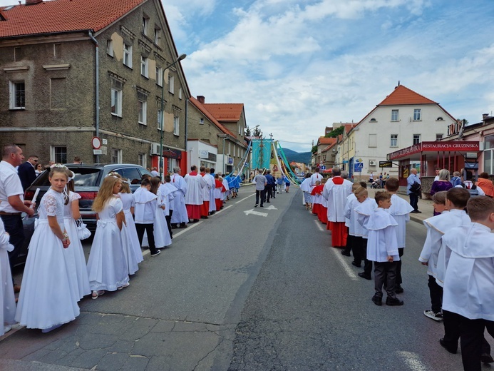 Boże Ciało w parafii Wniebowzięcia NMP w Bielawie