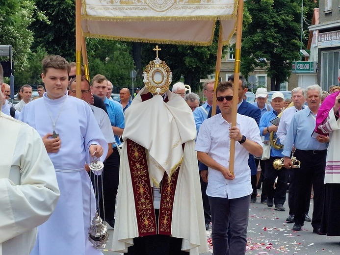 Boże Ciało w parafii Wniebowzięcia NMP w Bielawie