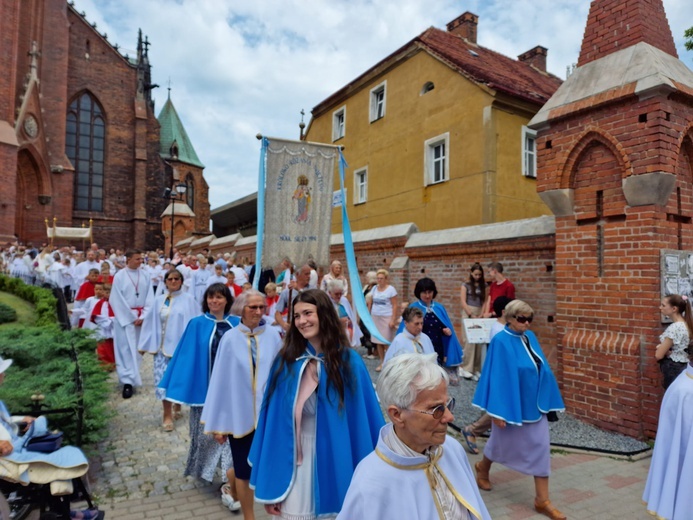 Boże Ciało w parafii Wniebowzięcia NMP w Bielawie