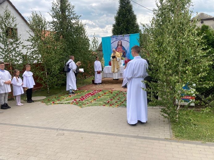 Procesja Bożego Ciała w Małujowicach