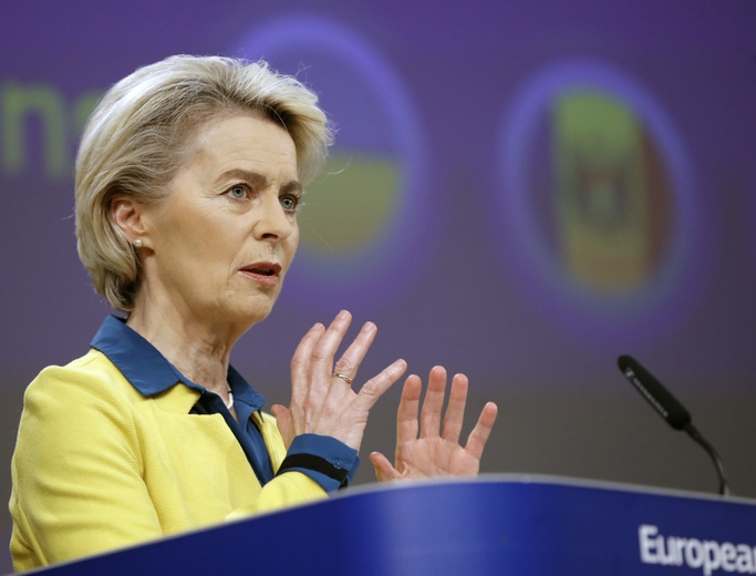 Von der Leyen: KE wydała pozytywną opinię ws. przyznania Ukrainie statusu kandydata do UE