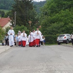 Procesja eucharystyczna w Kudowie-Zdroju z bp. Adamem Bałabuchem