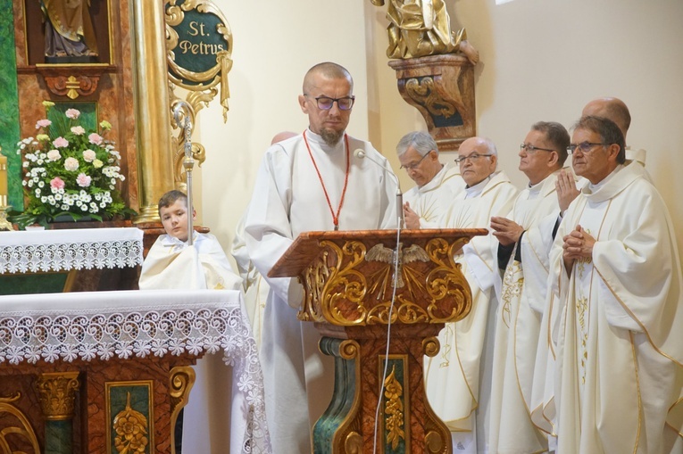 Procesja eucharystyczna w Kudowie-Zdroju z bp. Adamem Bałabuchem