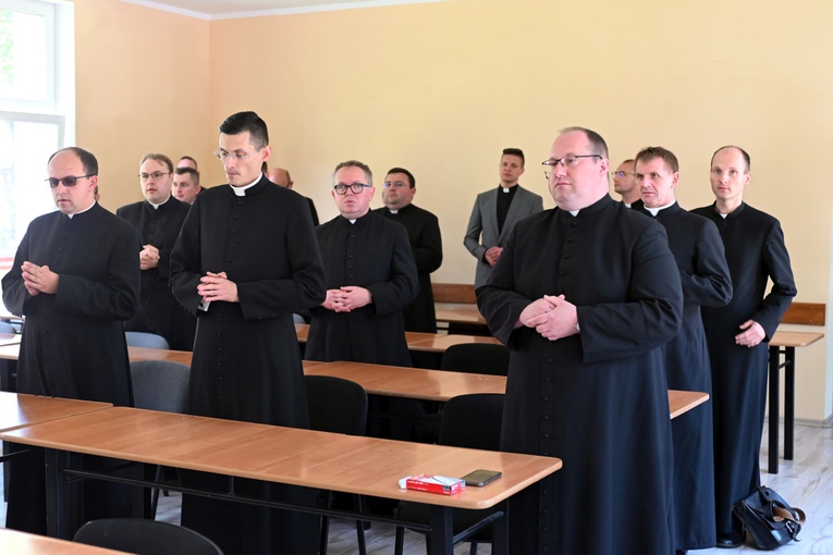 Wręczenie dekretów wikariuszom