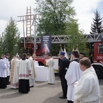 Pan Jezus na kwietnych dywanach. Boże Ciało na Kamionku