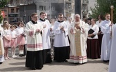 Pan Jezus na kwietnych dywanach. Boże Ciało na Kamionku