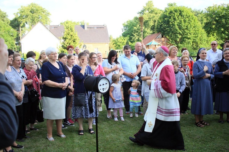 Pobłogosławienie Domu Nadziei w Dylakach