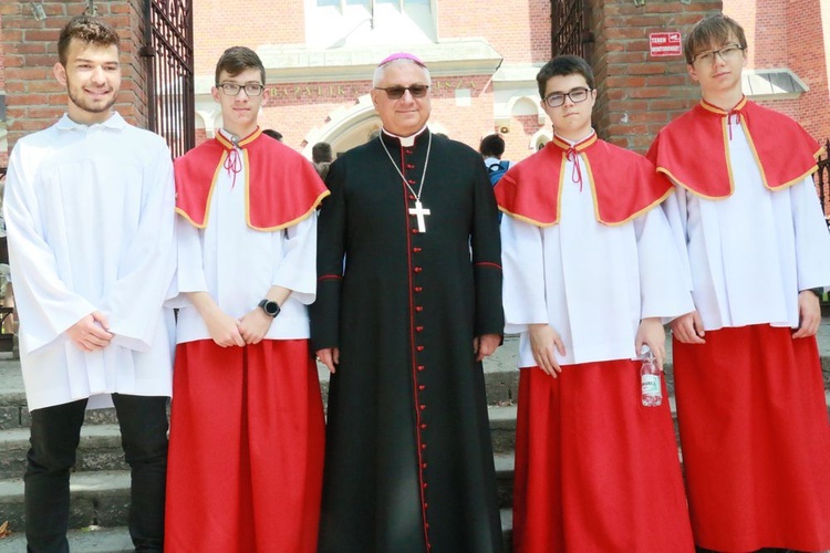 Służba liturgiczna u Matki Bożej