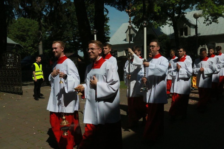 Służba liturgiczna u Matki Bożej