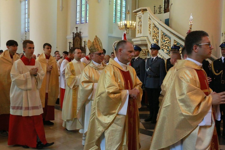 Służba liturgiczna u Matki Bożej