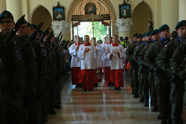 Służba liturgiczna u Matki Bożej