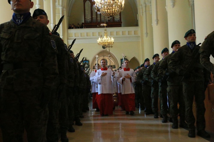 Służba liturgiczna u Matki Bożej