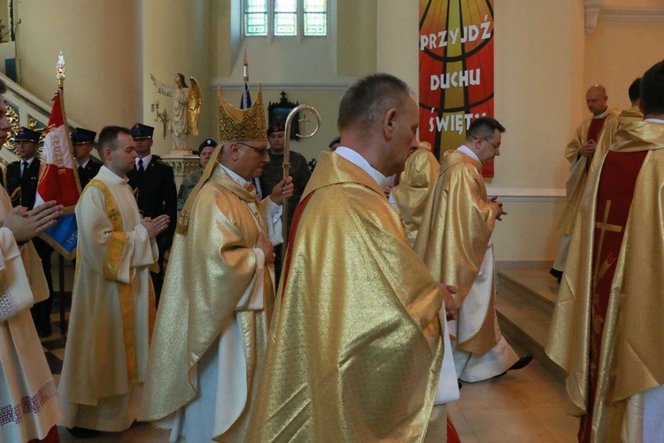 Służba liturgiczna u Matki Bożej