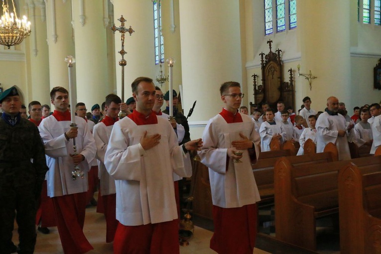 Służba liturgiczna u Matki Bożej