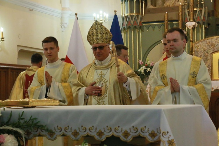 Służba liturgiczna u Matki Bożej