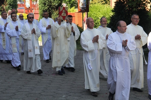 ​Leszczyny - Bartosz Kaczmarczyk i Krzysztof Kurpanik wyświęceni na diakonów