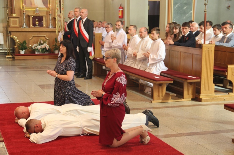 ​Leszczyny - Bartosz Kaczmarczyk i Krzysztof Kurpanik wyświęceni na diakonów