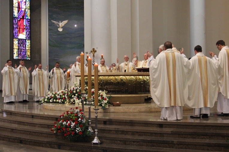 Msza św. z okazji 100. rocznicy przyłączenia części Górnego Śląska do Polski - z udziałem prymasa Polski