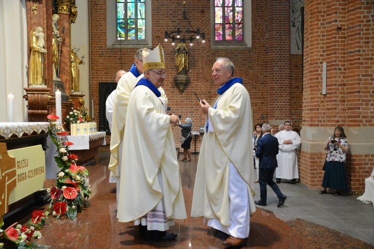 Jubileuszowa pielgrzymka dekanalna w odpust Matki Bożej Opolskiej