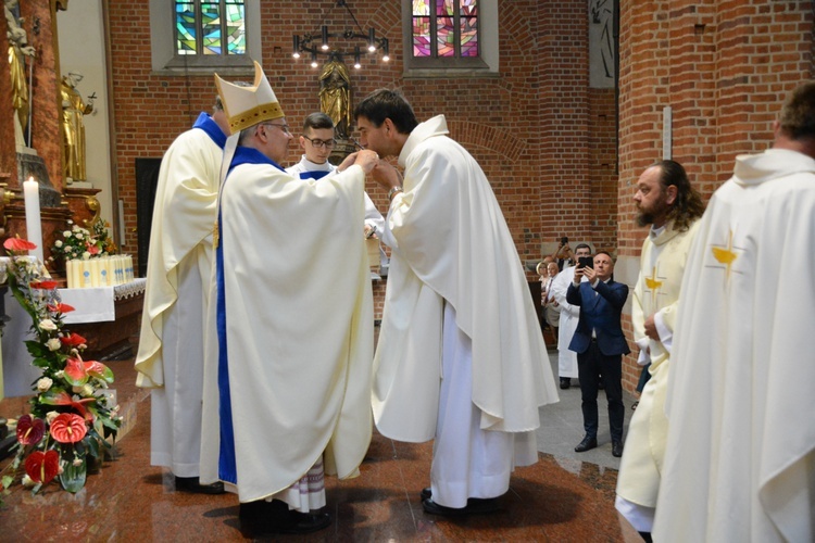 Jubileuszowa pielgrzymka dekanalna w odpust Matki Bożej Opolskiej