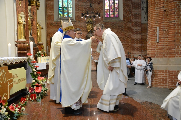 Jubileuszowa pielgrzymka dekanalna w odpust Matki Bożej Opolskiej