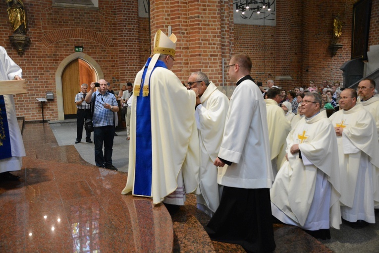 Jubileuszowa pielgrzymka dekanalna w odpust Matki Bożej Opolskiej